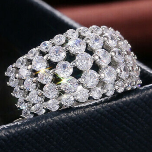 NEW 925 Sterling Silver Beautiful Ring - Picture 3 of 7